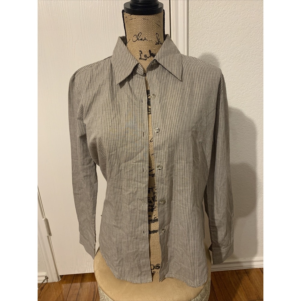 Dockers Women's Classic Button Up Shirt Pleated Small NWT Collared